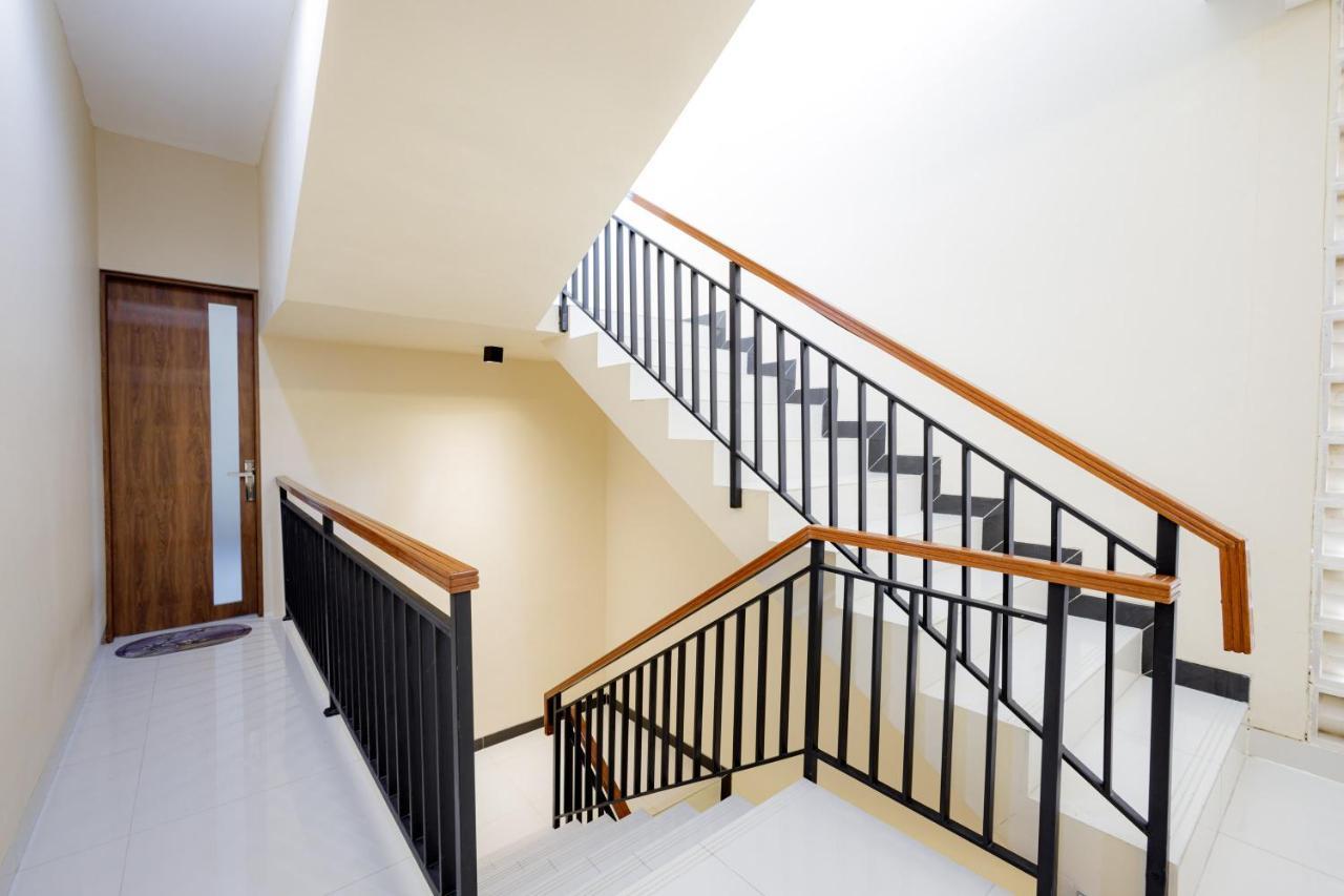 Urbanview Syariah The Ragunan 3* Jakarta