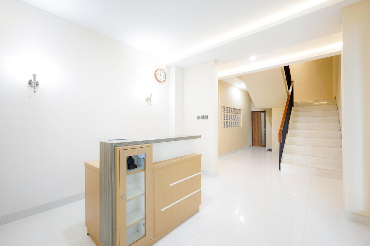 Hotel Urbanview Syariah The Ragunan 3*