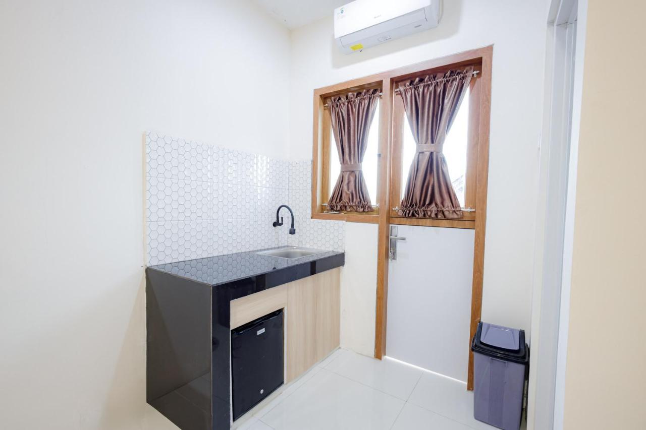 Urbanview Syariah The Ragunan Hotel