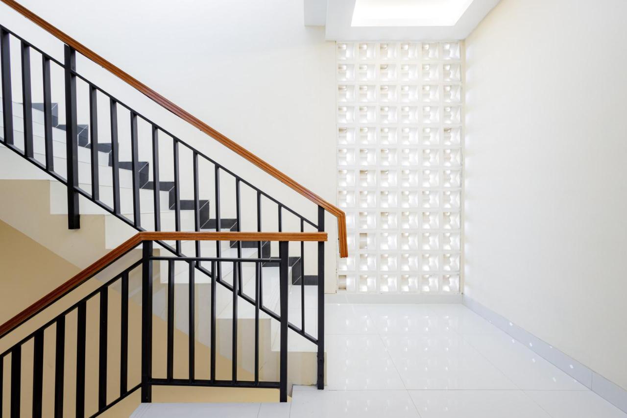 Urbanview Syariah The Ragunan 3* Jakarta