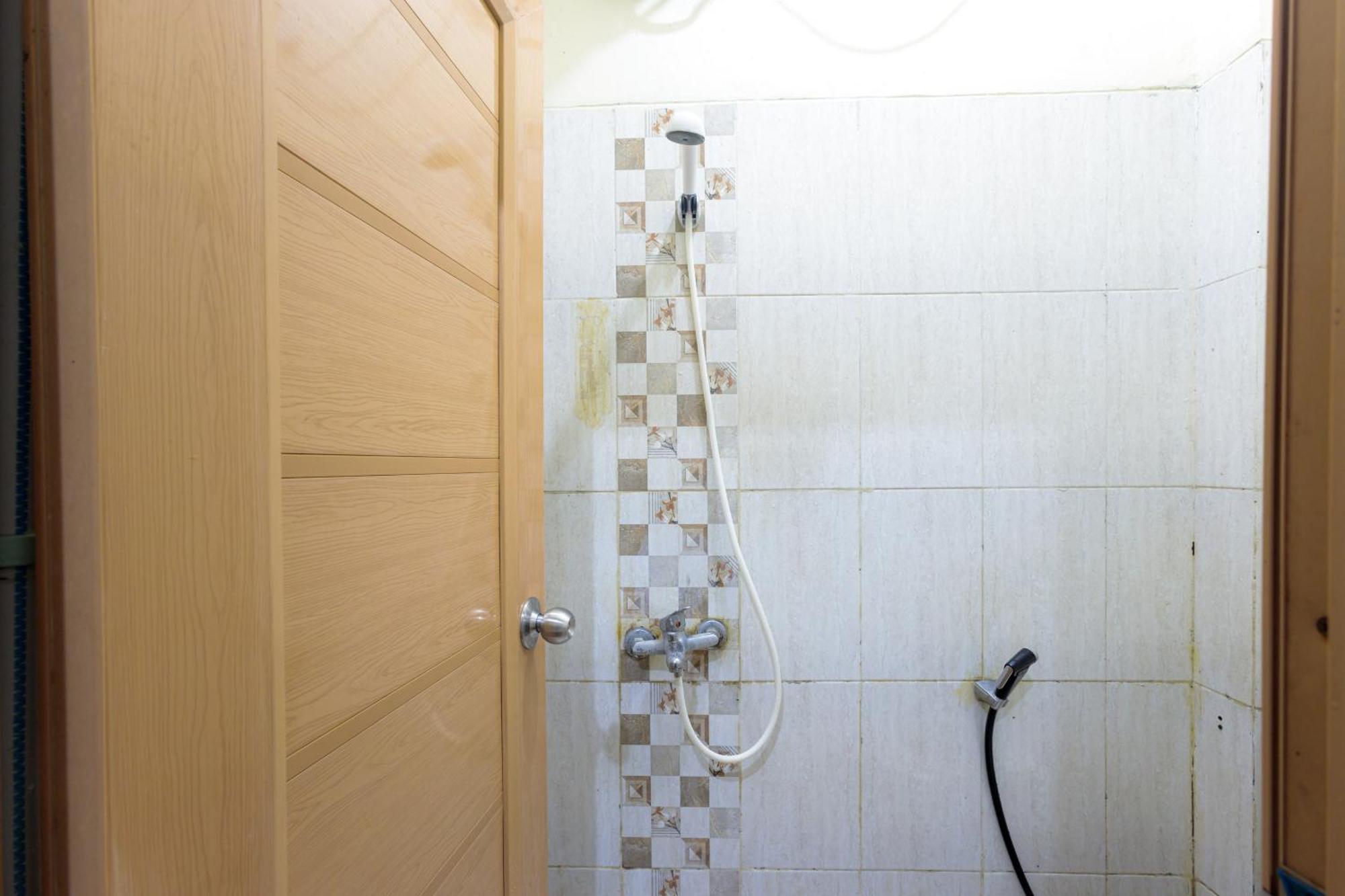 Dpaseban Mitra Reddoorz Khách sạn 2*