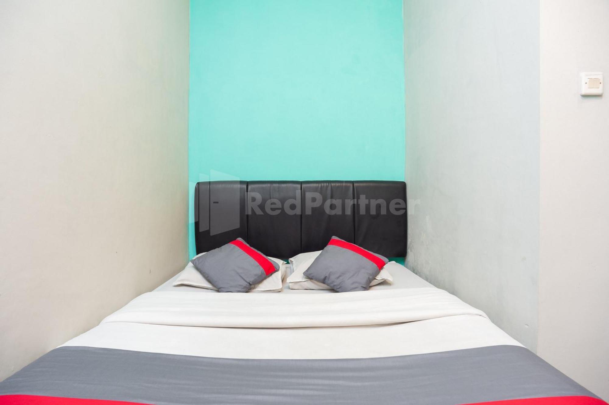 J&b Utan Kayu Mitra Reddoorz Jakarta