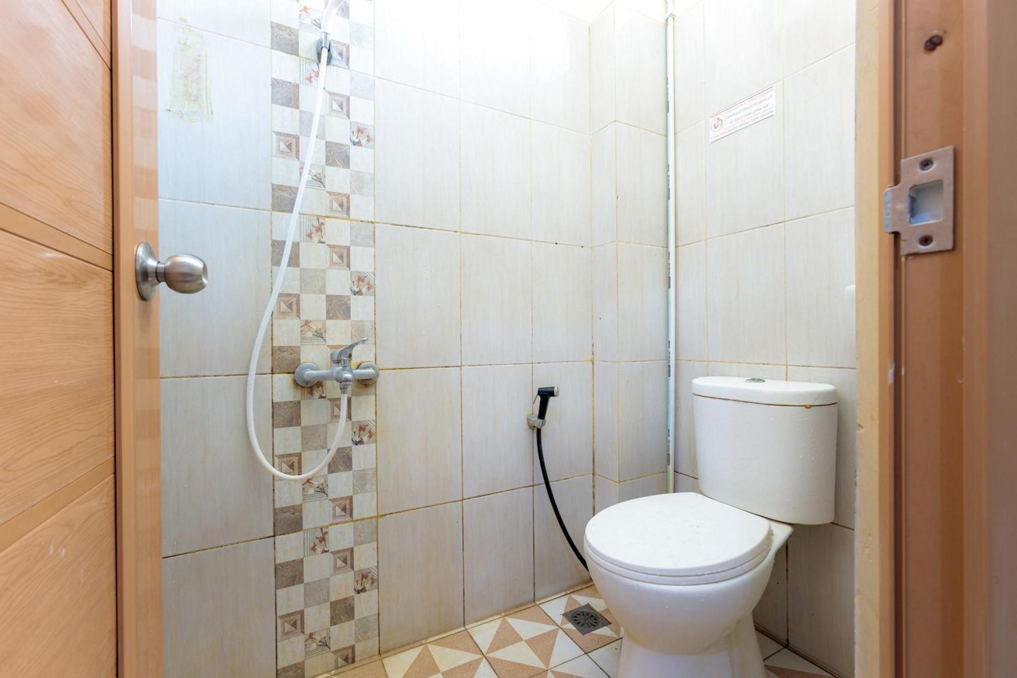 Khách sạn Dpaseban Mitra Reddoorz Jakarta