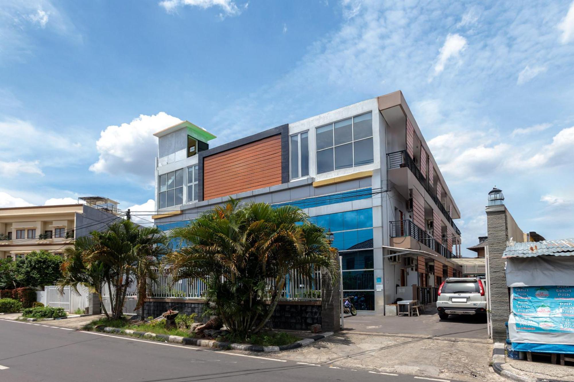 Dpaseban Mitra Reddoorz Khách sạn Jakarta