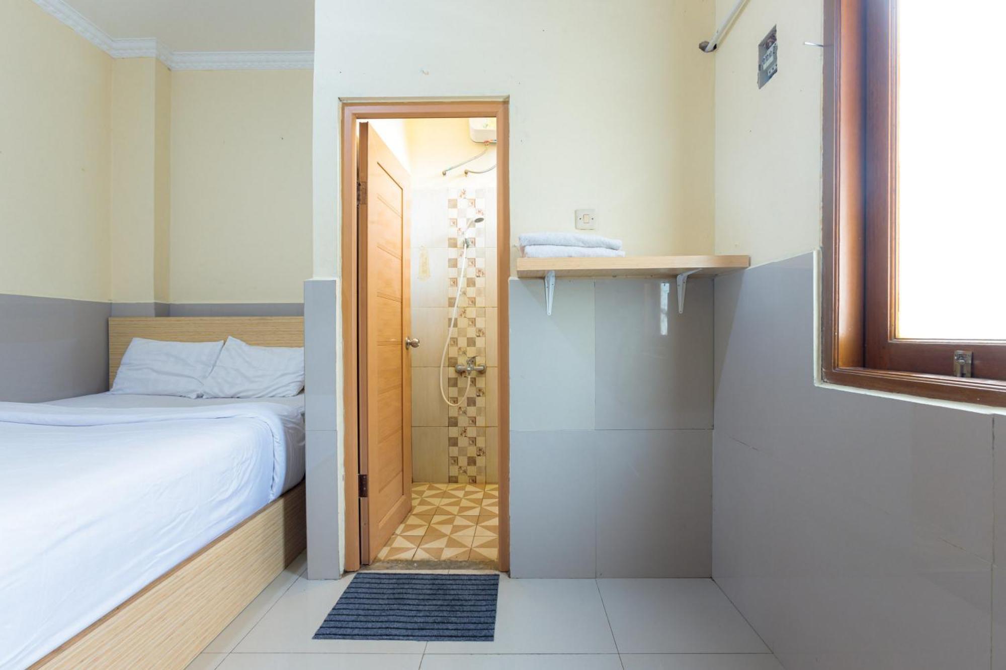 Khách sạn Dpaseban Mitra Reddoorz 2*