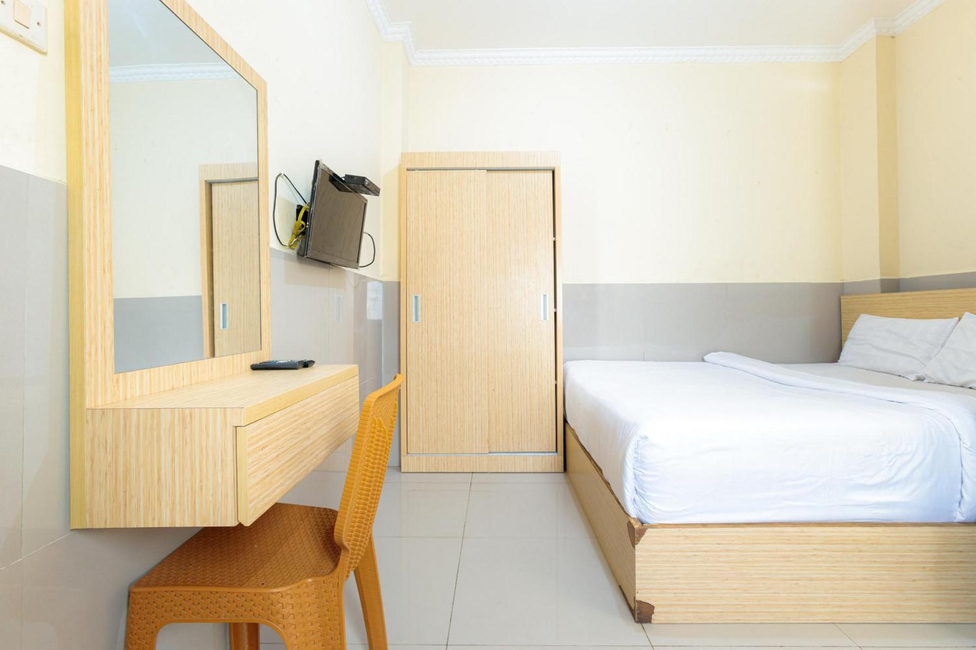 Khách sạn Dpaseban Mitra Reddoorz Jakarta