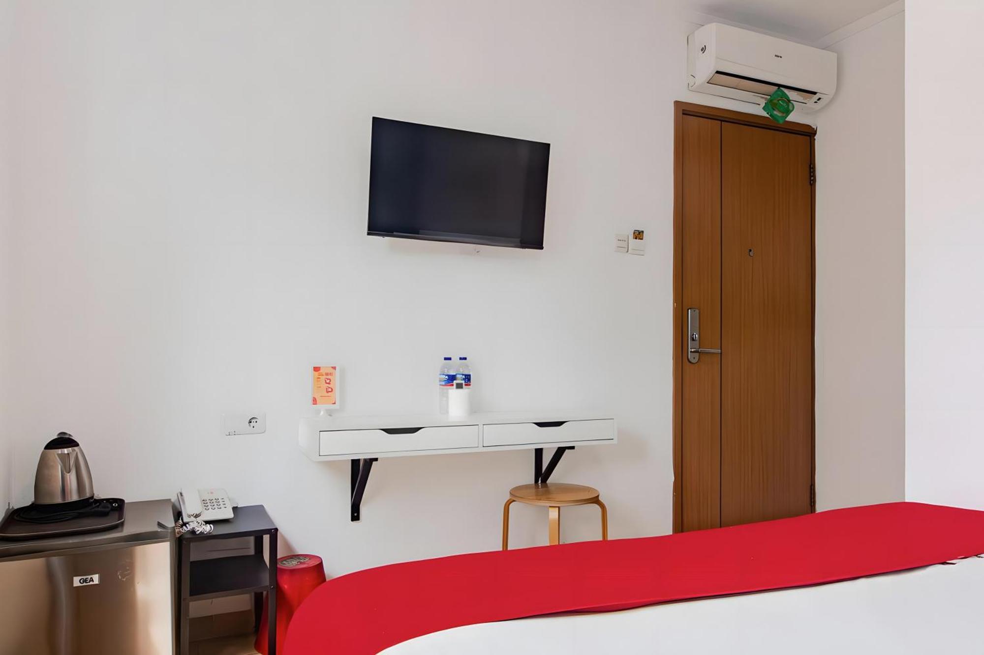 Reddoorz @ Cideng Timur Hotel Jakarta