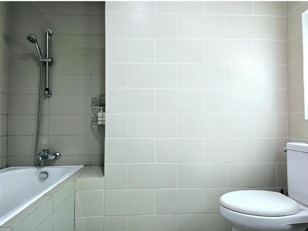 Pejaten Park Biru 2 Bedroom With Swim Pool, Bathub And Wi-fi