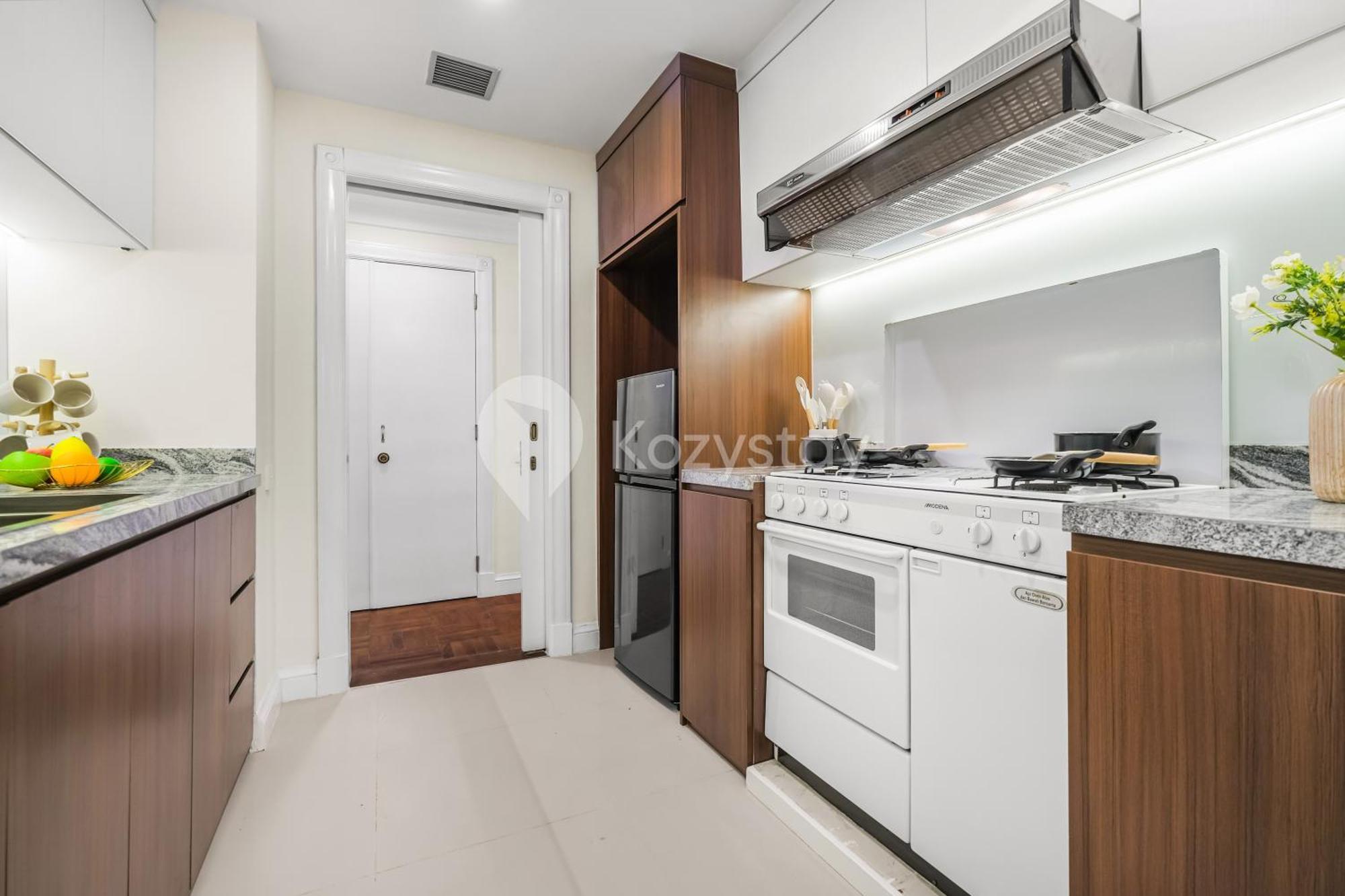 Sovrana By Kozystay - Menteng Apartment *