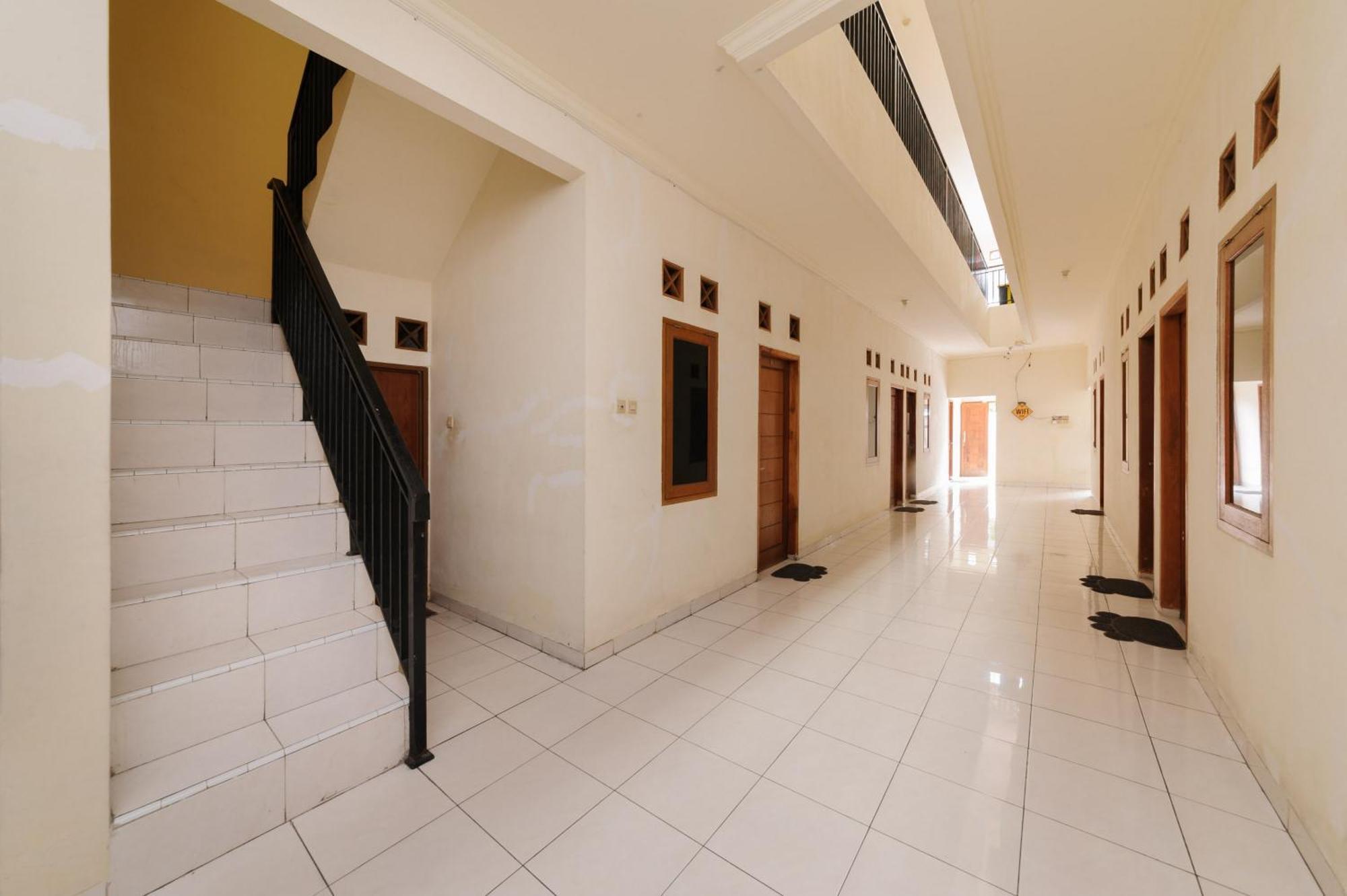 Reddoorz At Meruya Utara * Jakarta