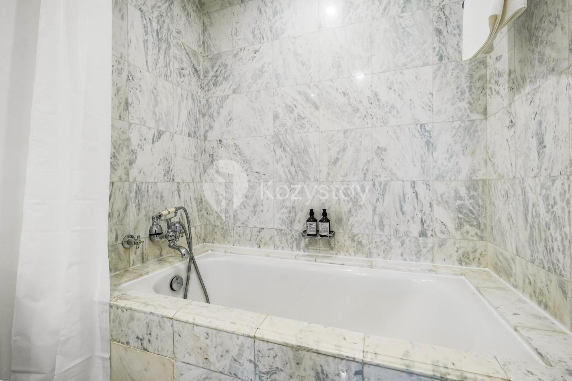 Apartment Sovrana By Kozystay - Menteng