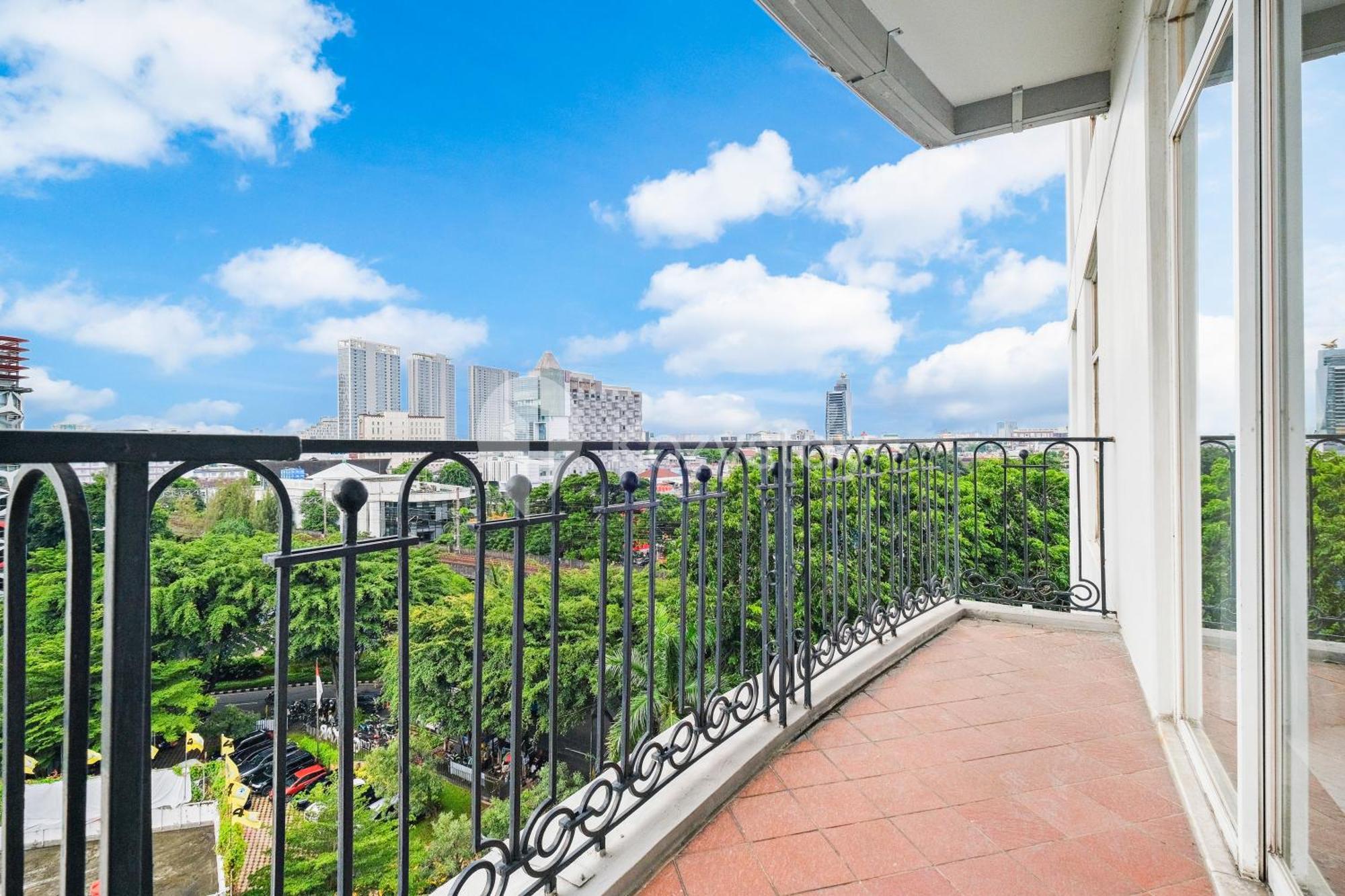 Sovrana By Kozystay - Menteng Apartment