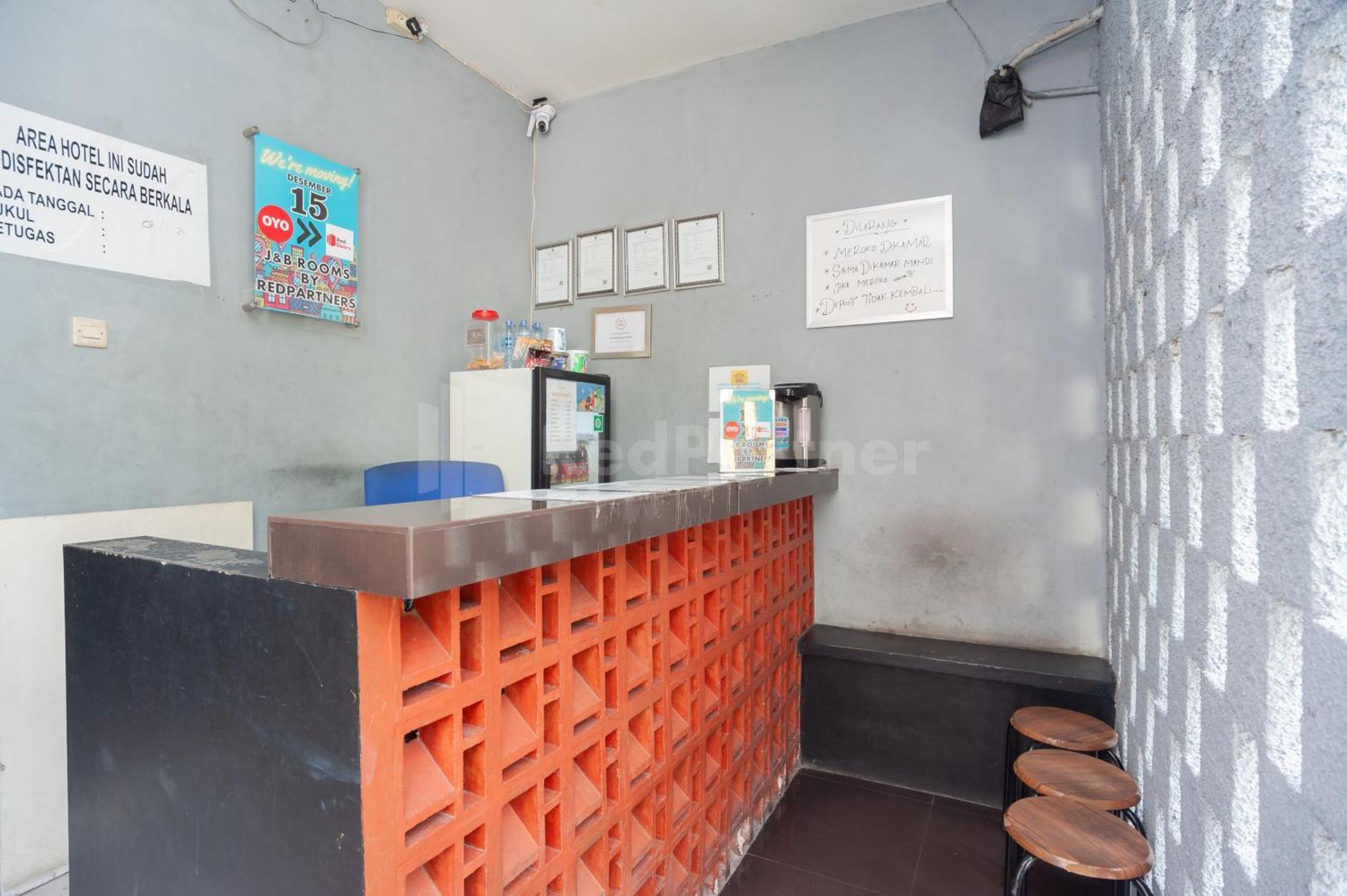 J&b Utan Kayu Mitra Reddoorz Hotel Jakarta