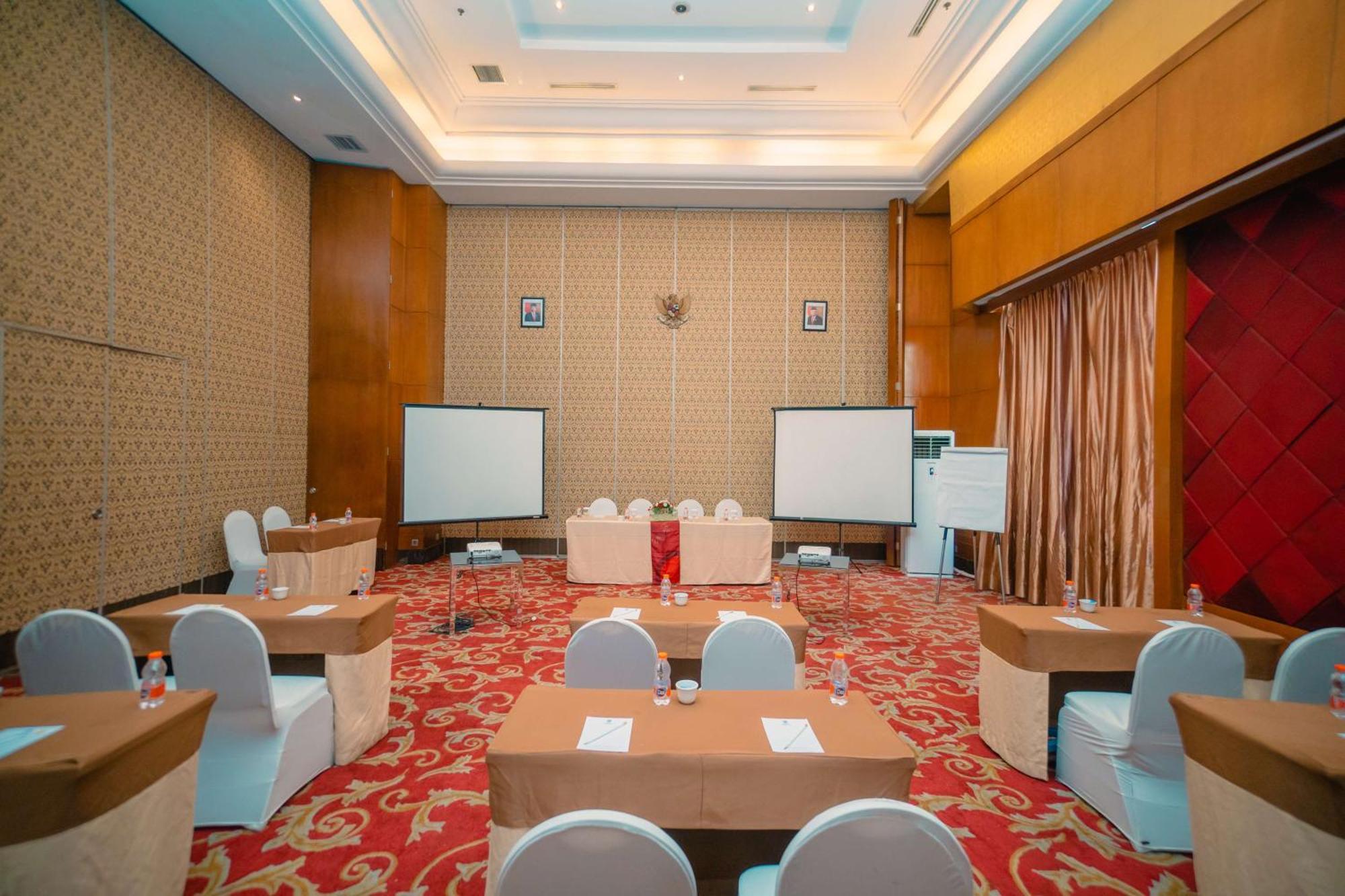 Western Mangga Dua & 4*