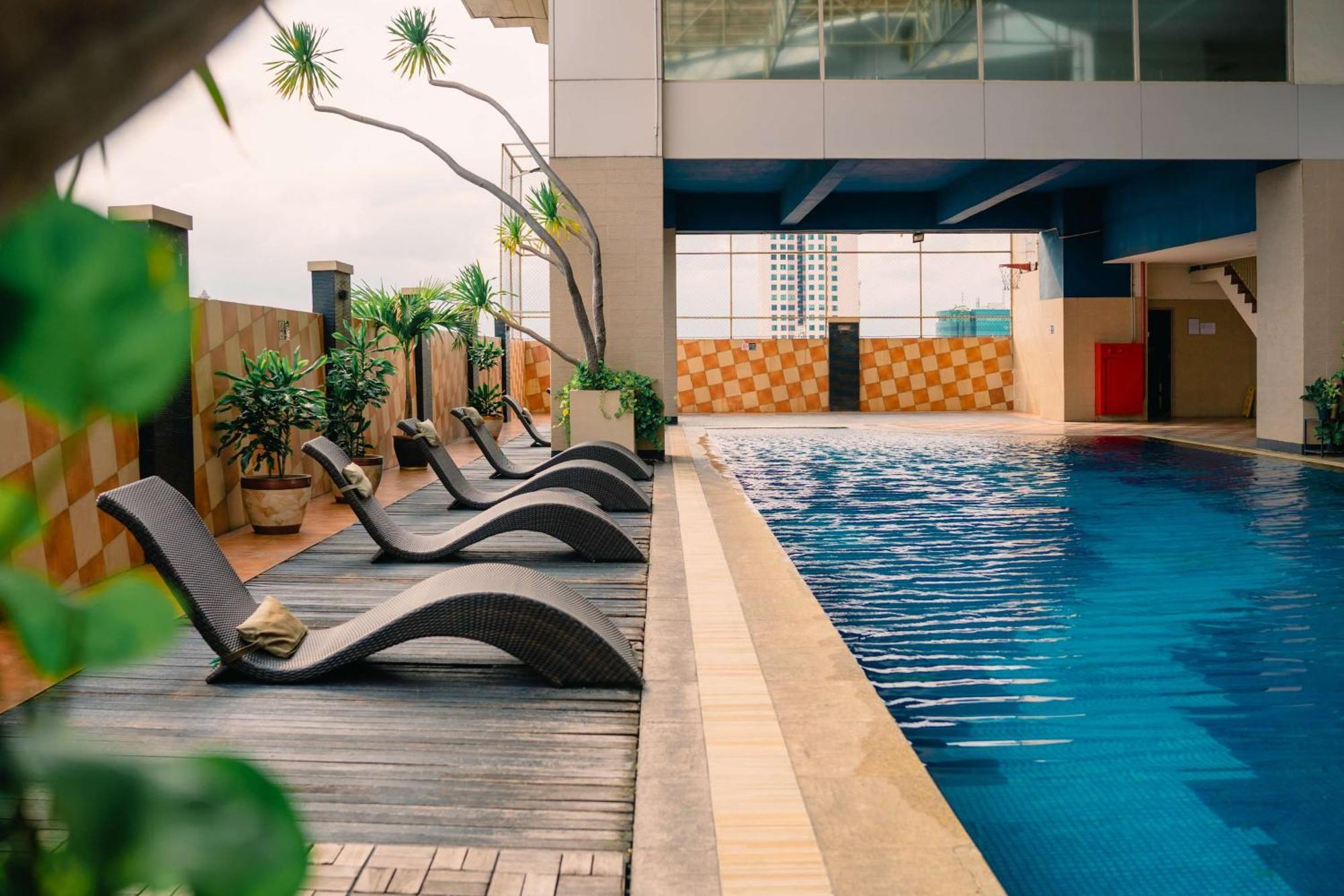 Western Mangga Dua & Hotel