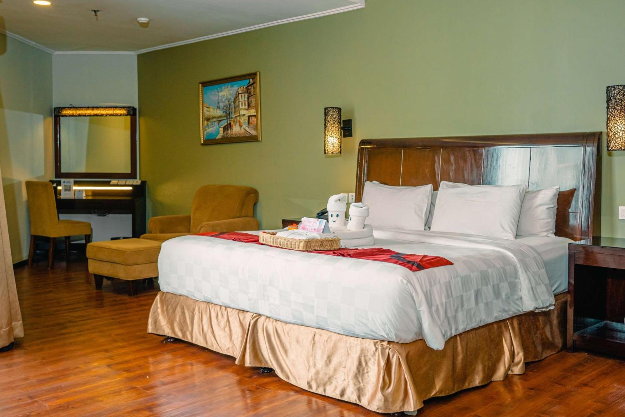 Hotel Western Mangga Dua & 4*