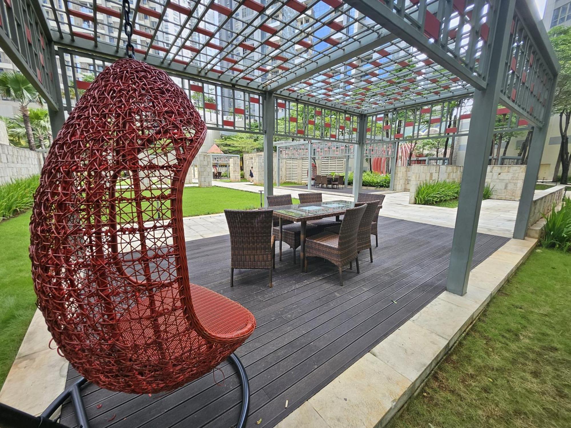 Căn hộ 3br Flat In Taman Anggrek Jakarta