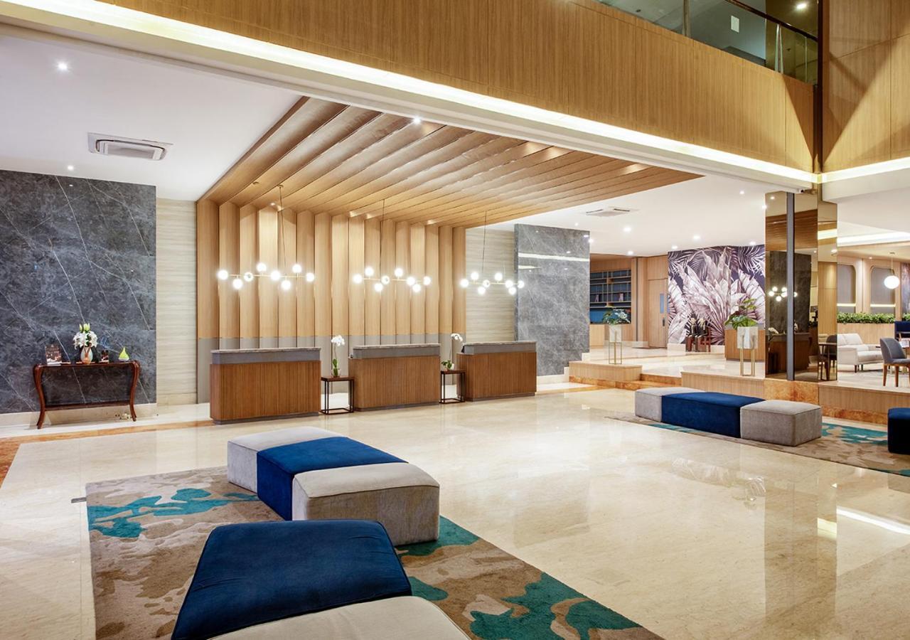 Hotel Oakwood & Taman Mini