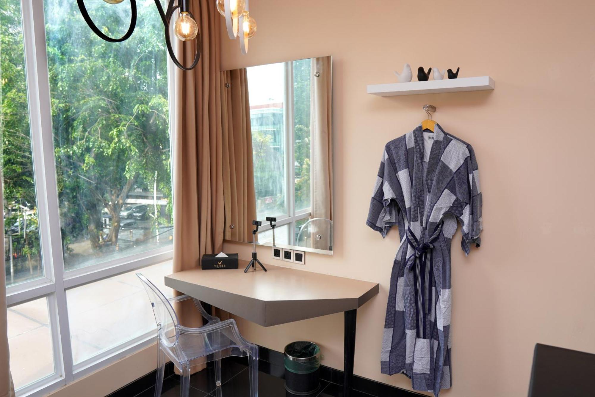 Verse Luxe Wahid Hasyim Khách sạn