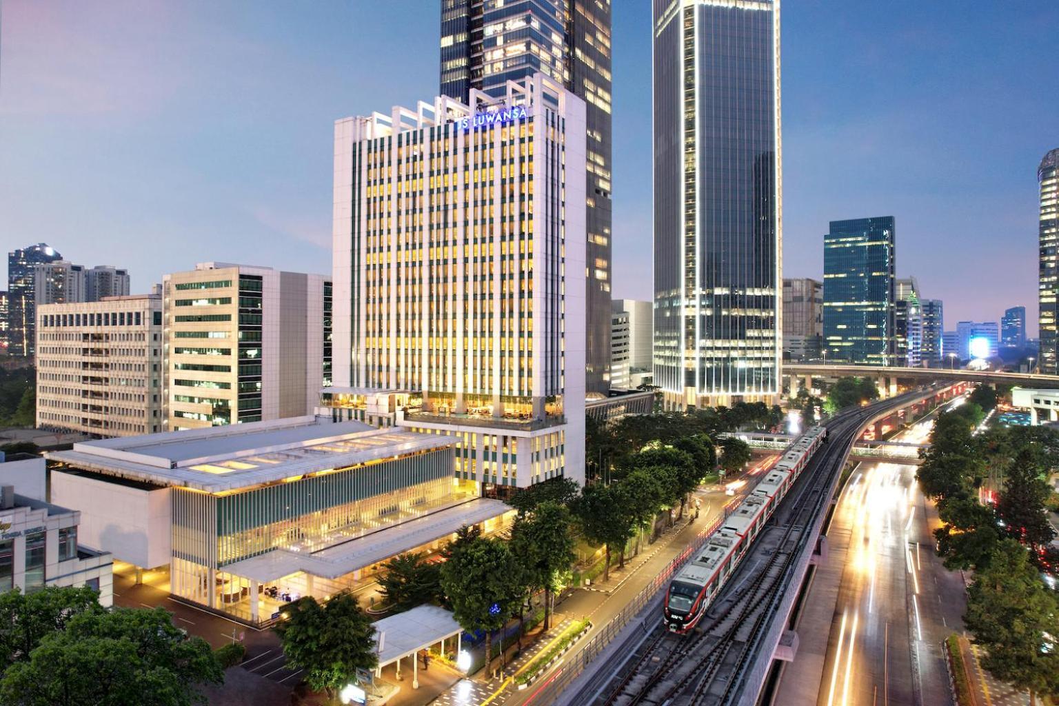 Hotel Js Luwansa & Convention Center 4*