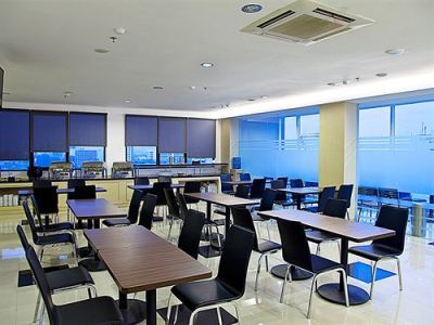 Hotel 88 Grogol By Wh