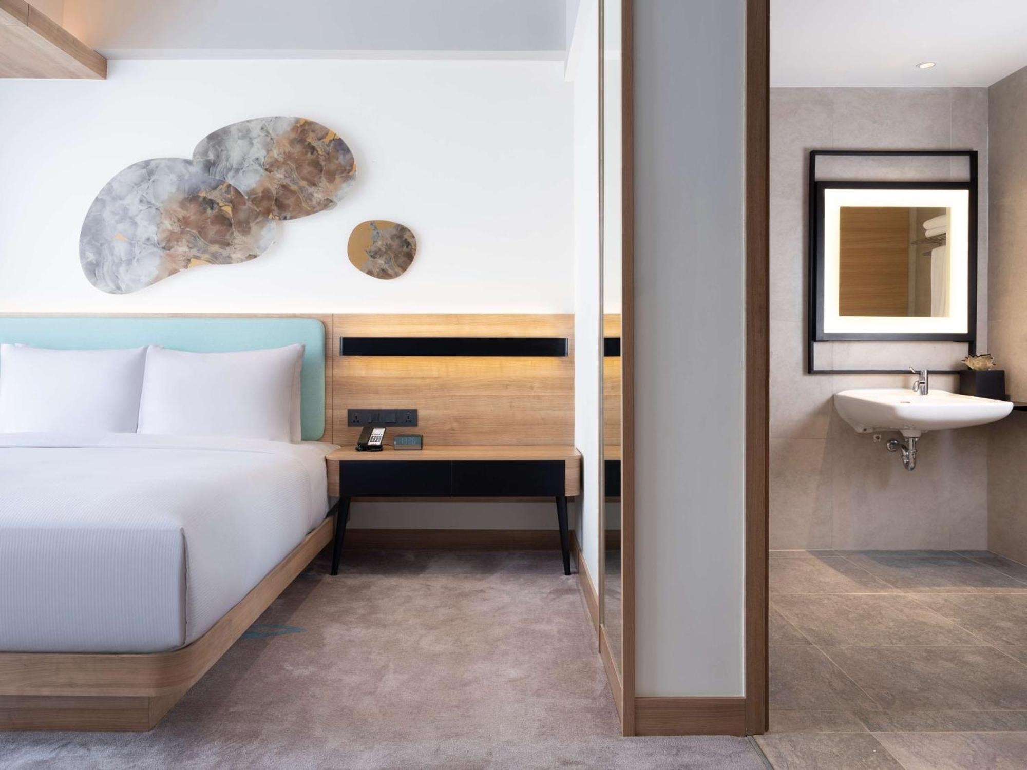 Hotel Hilton Garden Taman Palem 4*