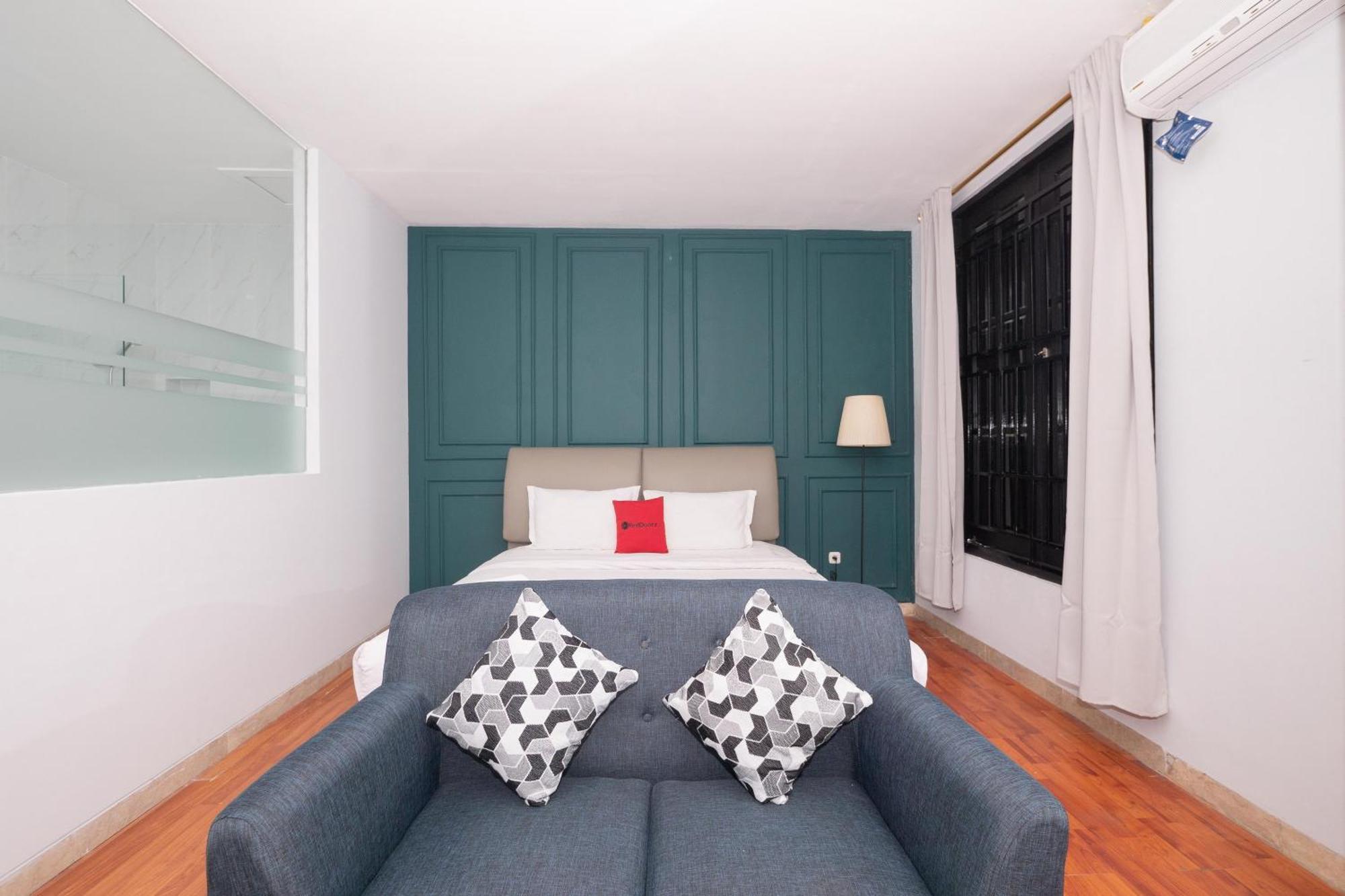 Guest house Reddoorz Premium Near Rs Indah 3*