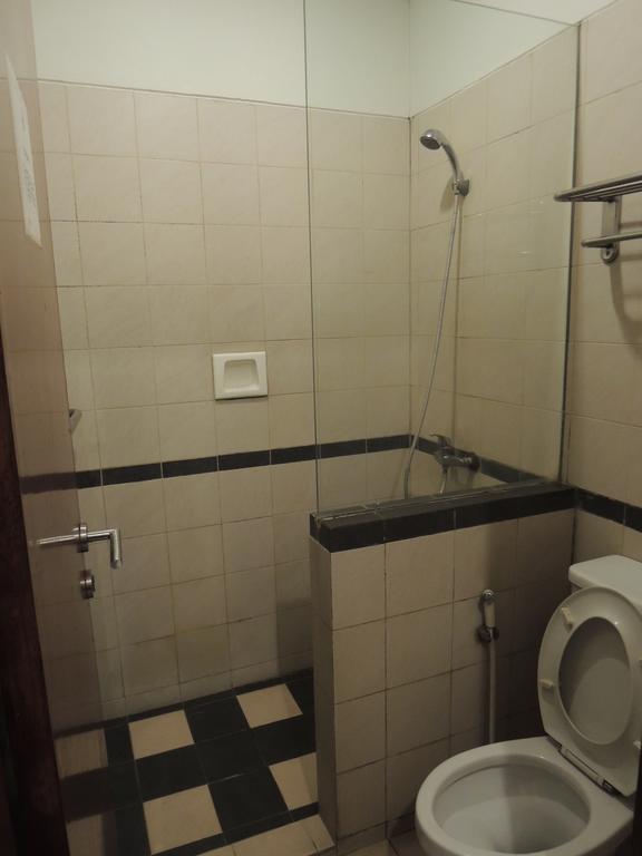 Hotel N *