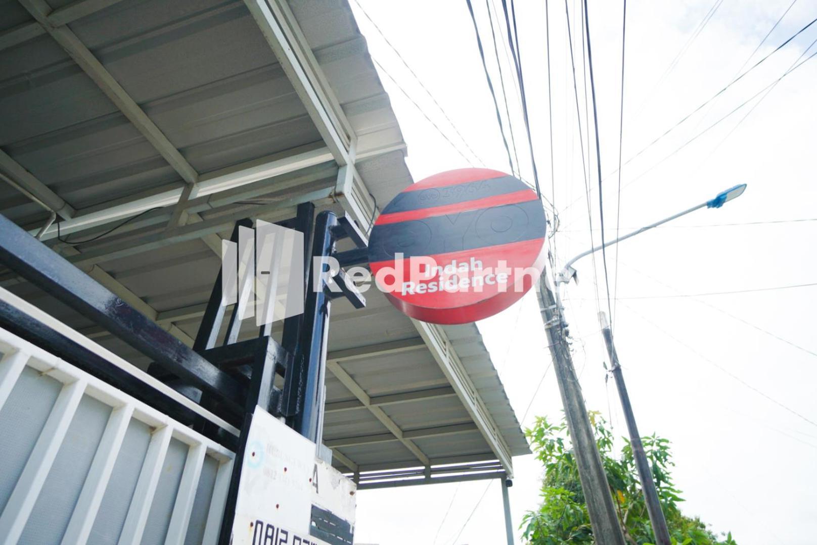Indah Syariah Mitra Reddoorz Hotel