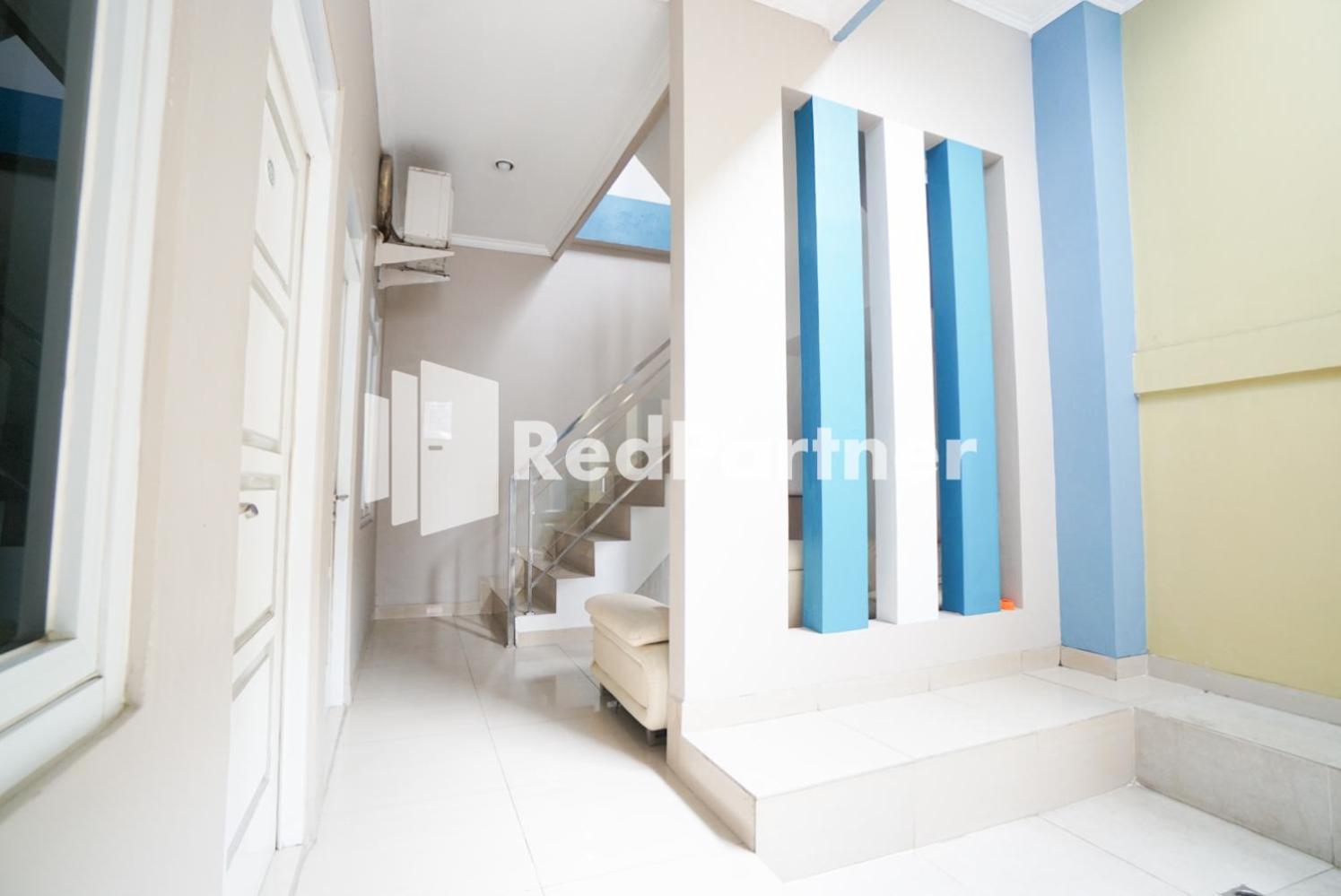 Indah Syariah Mitra Reddoorz Jakarta