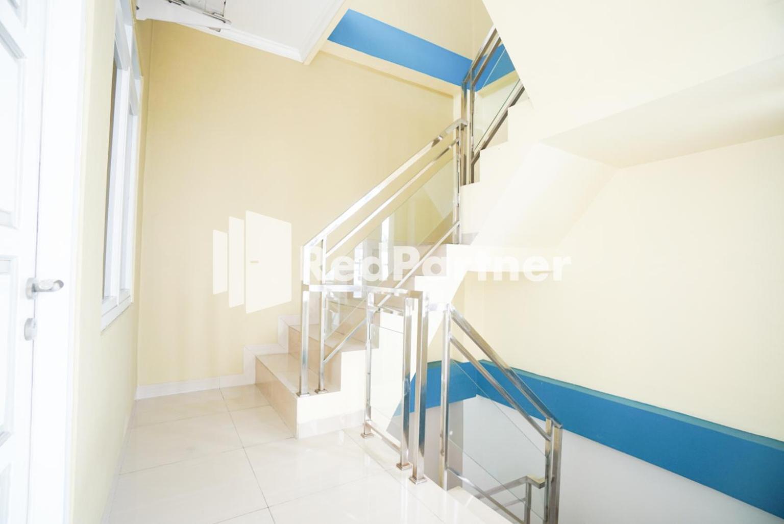Indah Syariah Mitra Reddoorz Jakarta