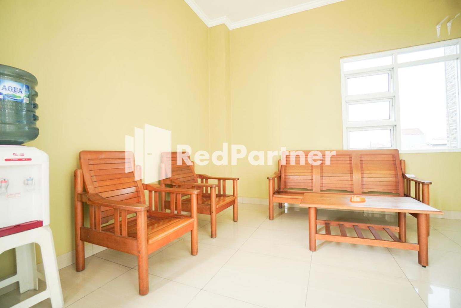 Indah Syariah Mitra Reddoorz