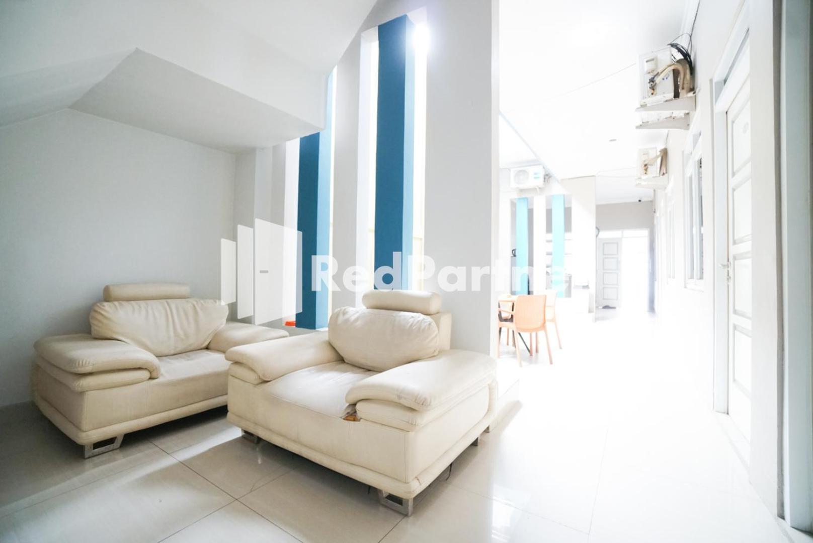 Hotel Indah Syariah Mitra Reddoorz 2*