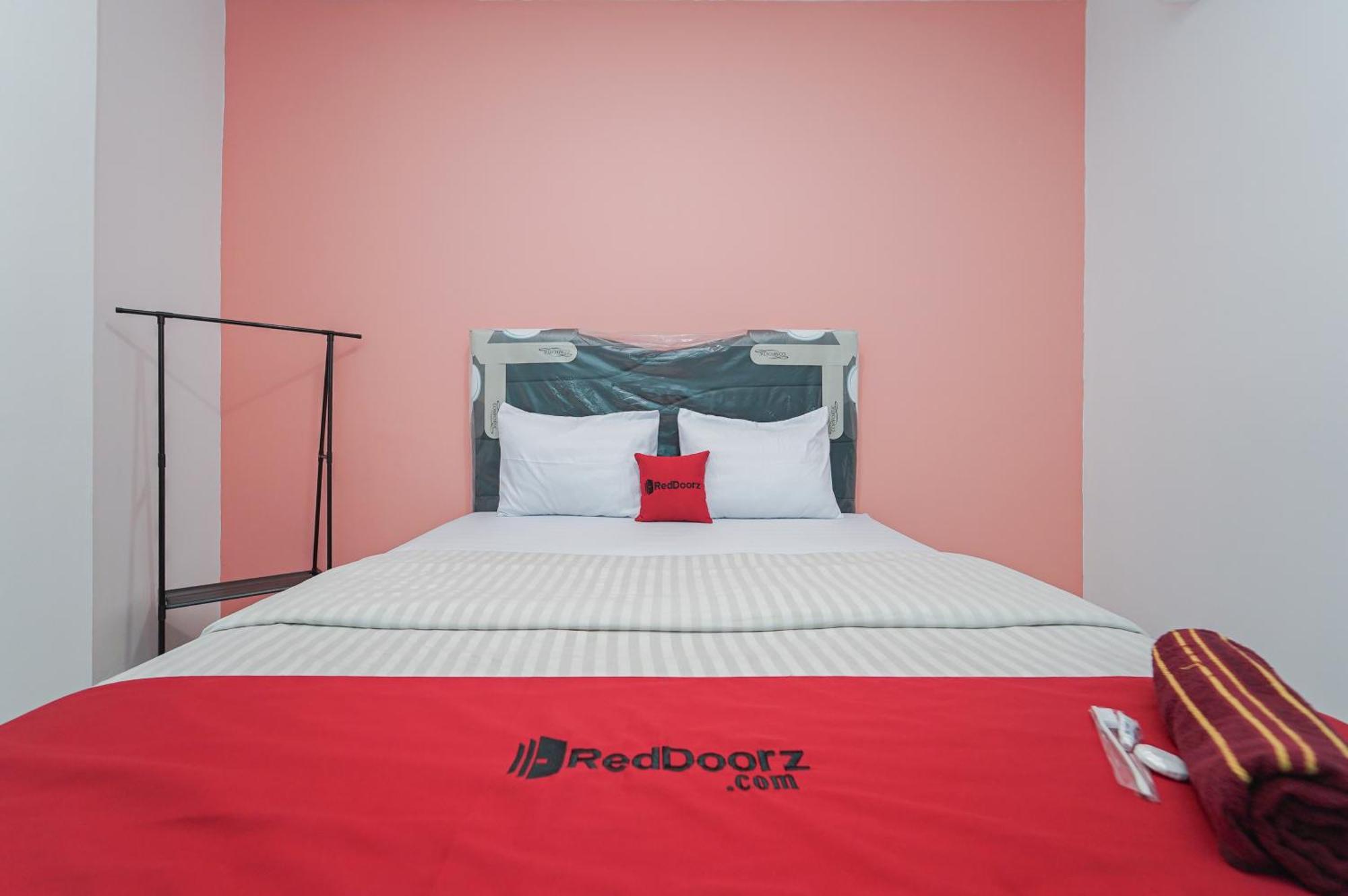 Reddoorz Near Universitas Yarsi Hotel 2*