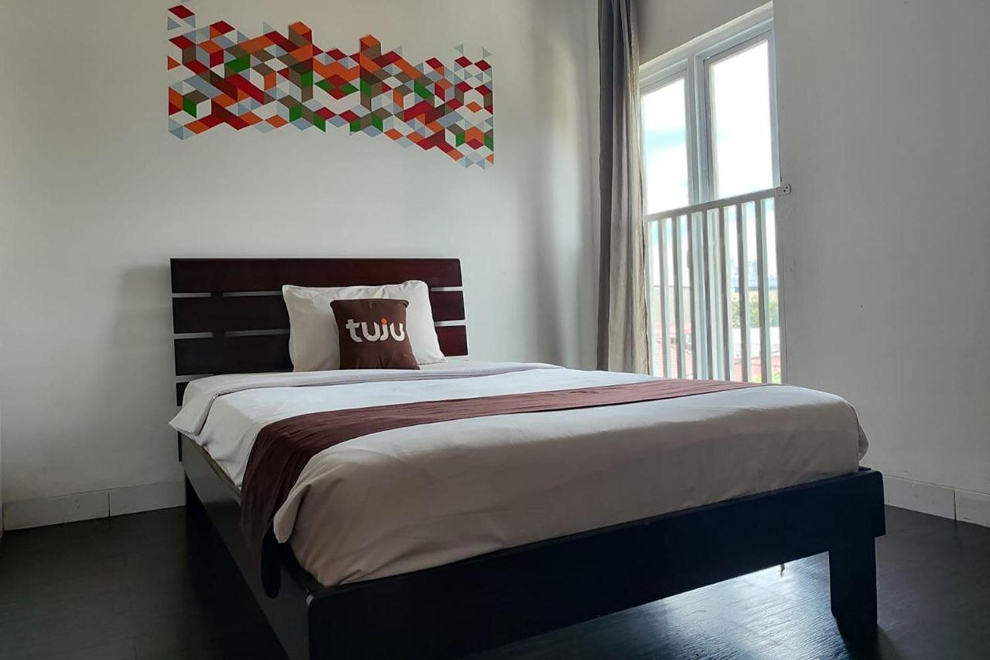 Hotel Tuju Abuserin Syariah