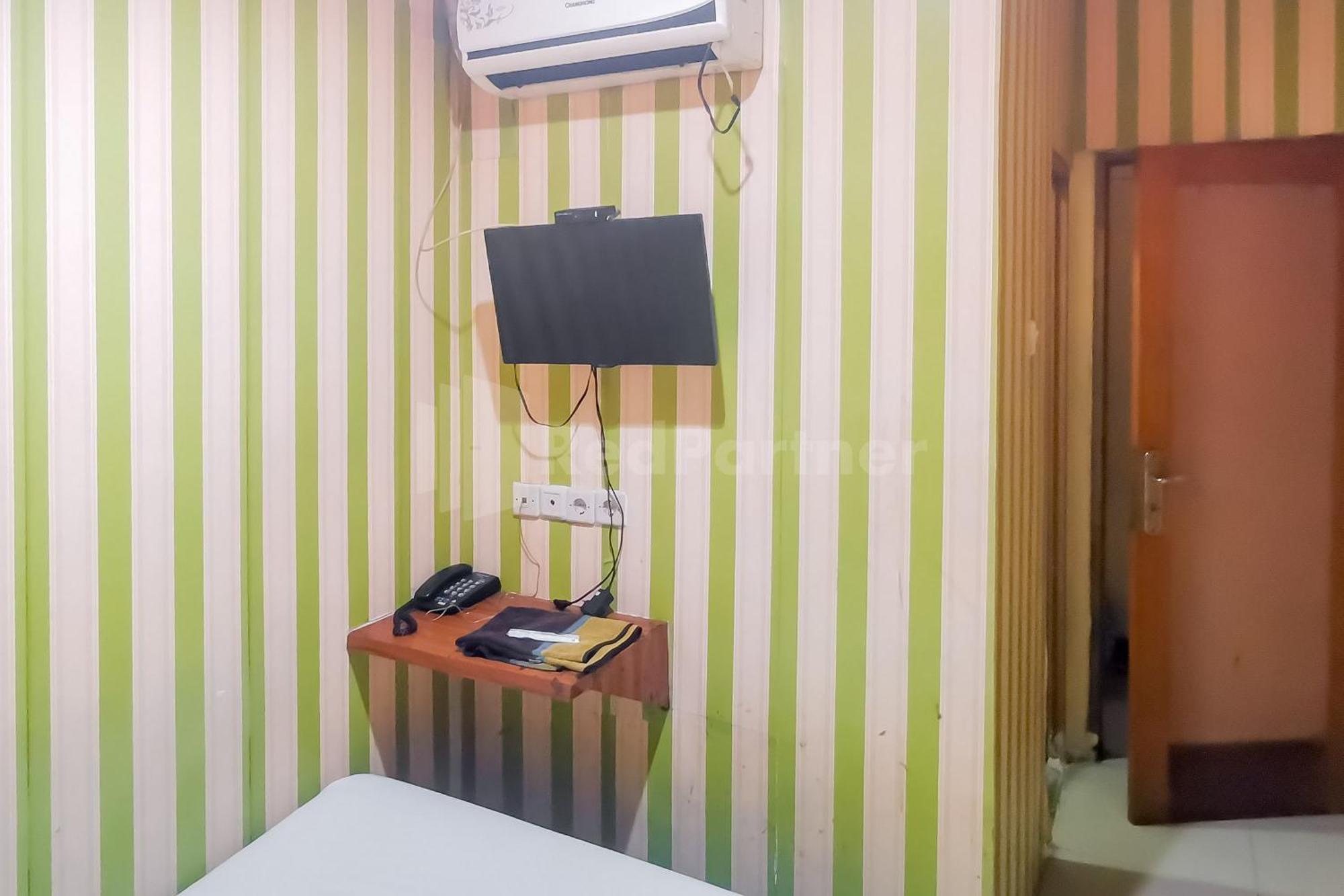 Tangki 2 Redpartner Hotel Jakarta