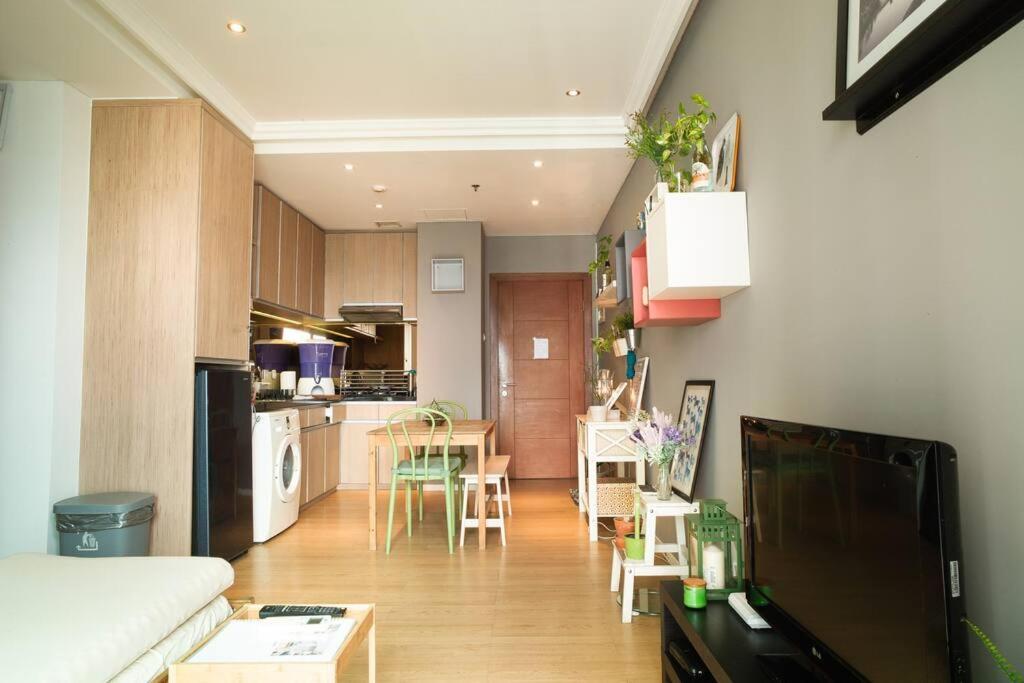 Scandi Style Flat In Jakarta, Gym & Pool Căn hộ Jakarta