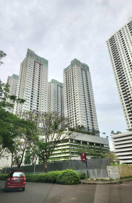 Scandi Style Flat In Jakarta, Gym & Pool *