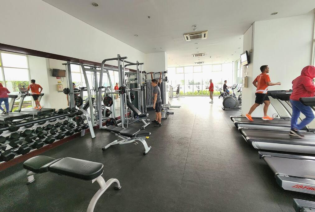 Scandi Style Flat In Jakarta, Gym & Pool Apartment Jakarta