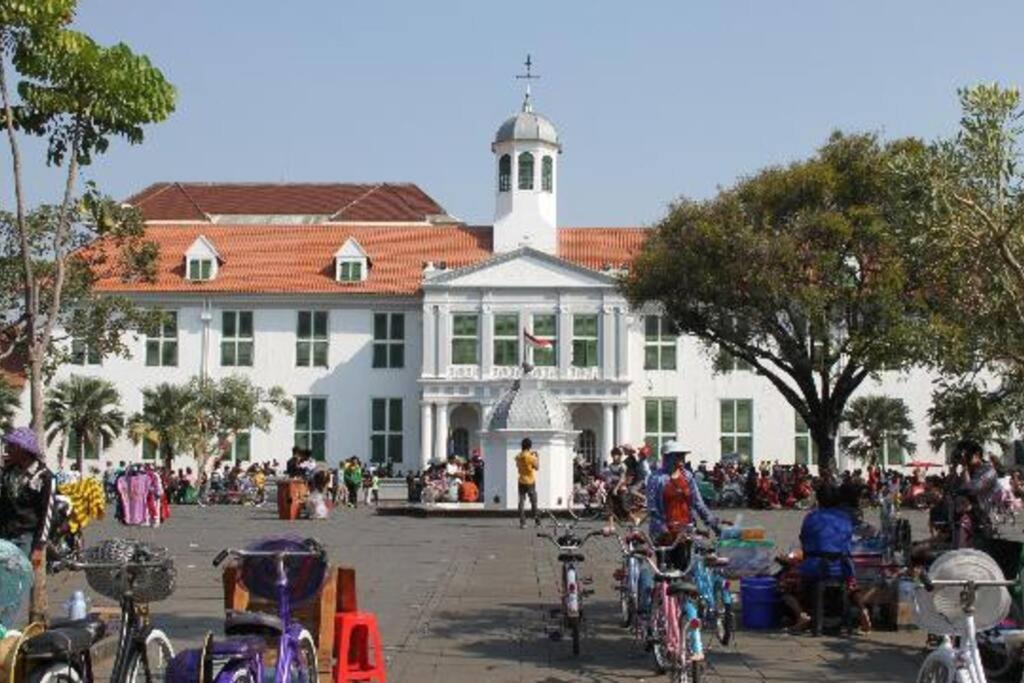 Scandi Style Flat In Jakarta, Gym & Pool *