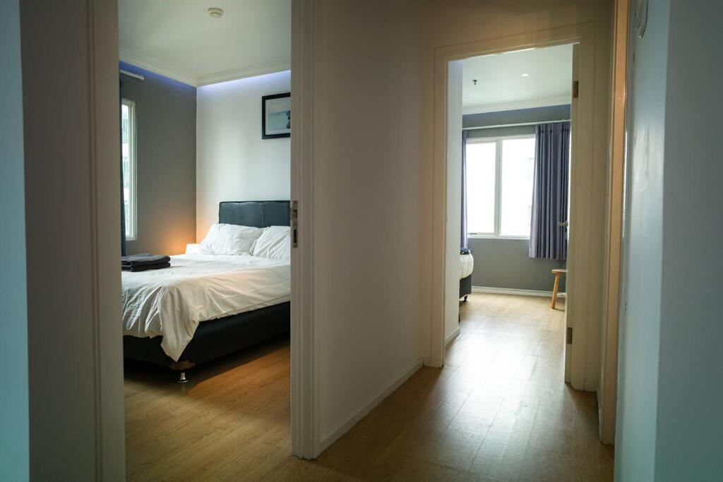 Scandi Style Flat In Jakarta, Gym & Pool *