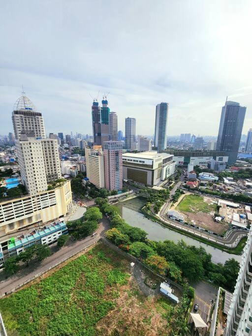 Scandi Style Flat In Jakarta, Gym & Pool Căn hộ Jakarta