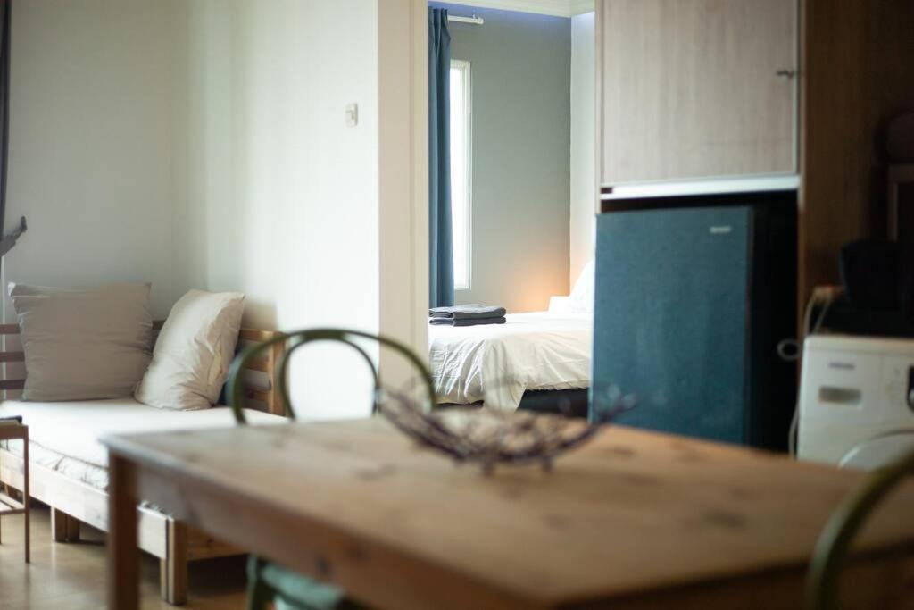 Scandi Style Flat In Jakarta, Gym & Pool *