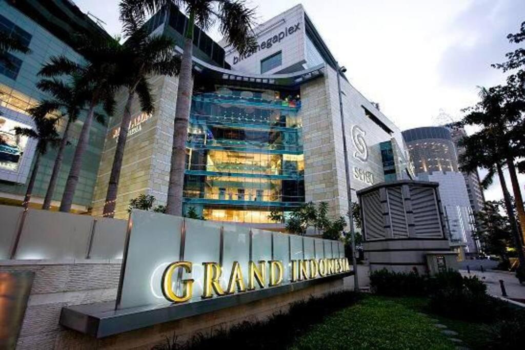 Scandi Style Flat In Jakarta, Gym & Pool Apartment *