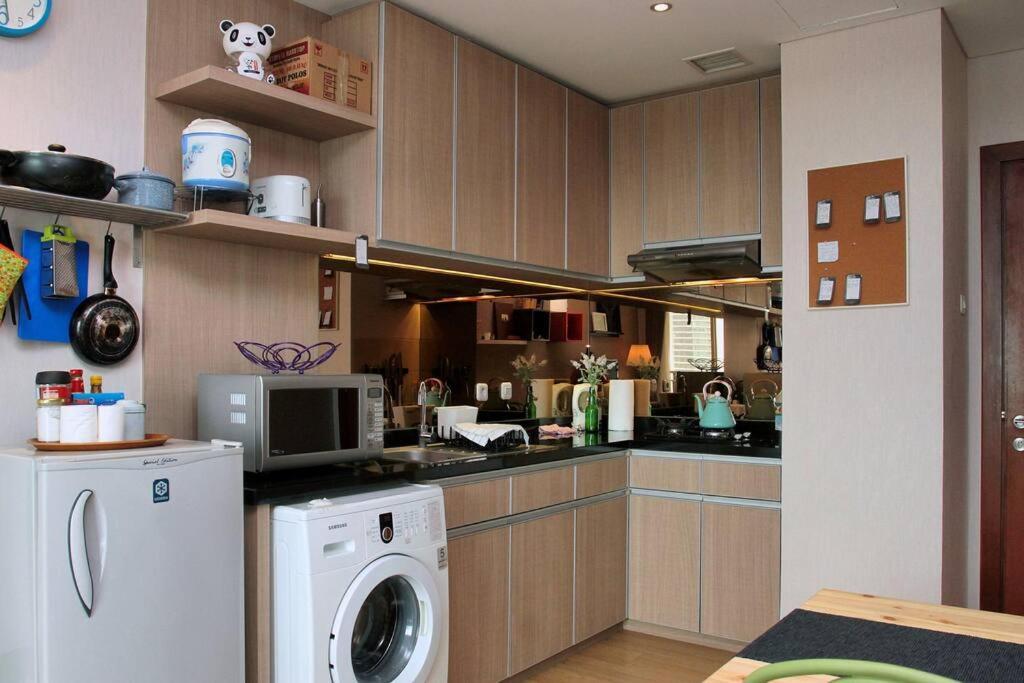 Scandi Style Flat In Jakarta, Gym & Pool *