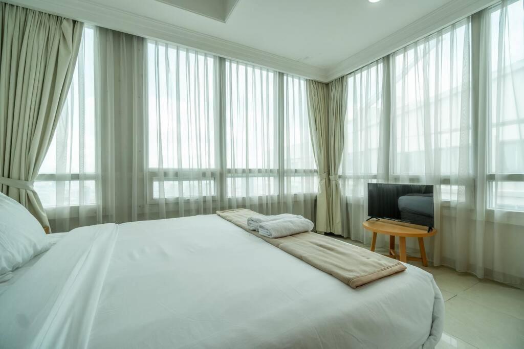 Luxury 2br Of Mall Kuningan Jkt, Scbd Apartment Jakarta