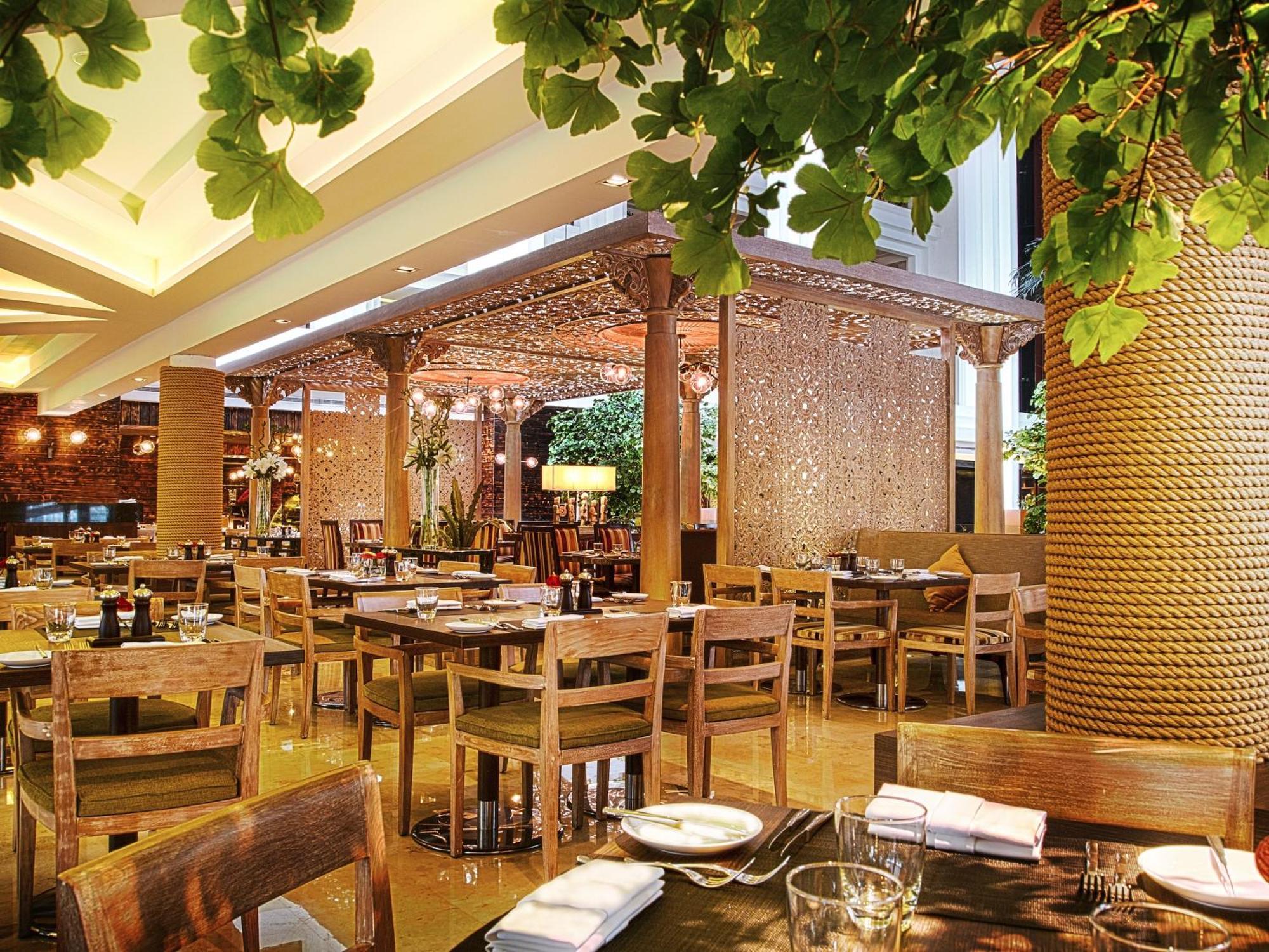 Khách sạn Gran Melia