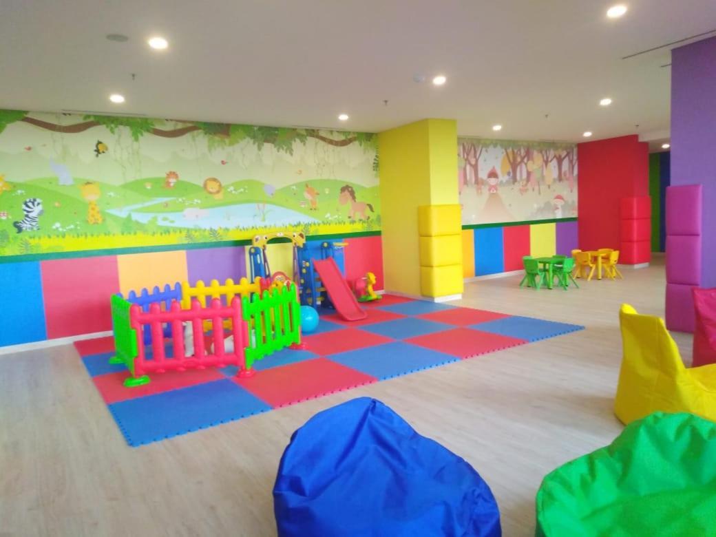 Sewa Gold Coast , 1br, Wifi, Twin Size Or 200x200, Spain Jakarta