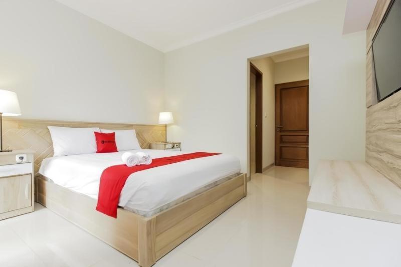 Reddoorz Premium Near Ragunan Zoo 2 Guest house