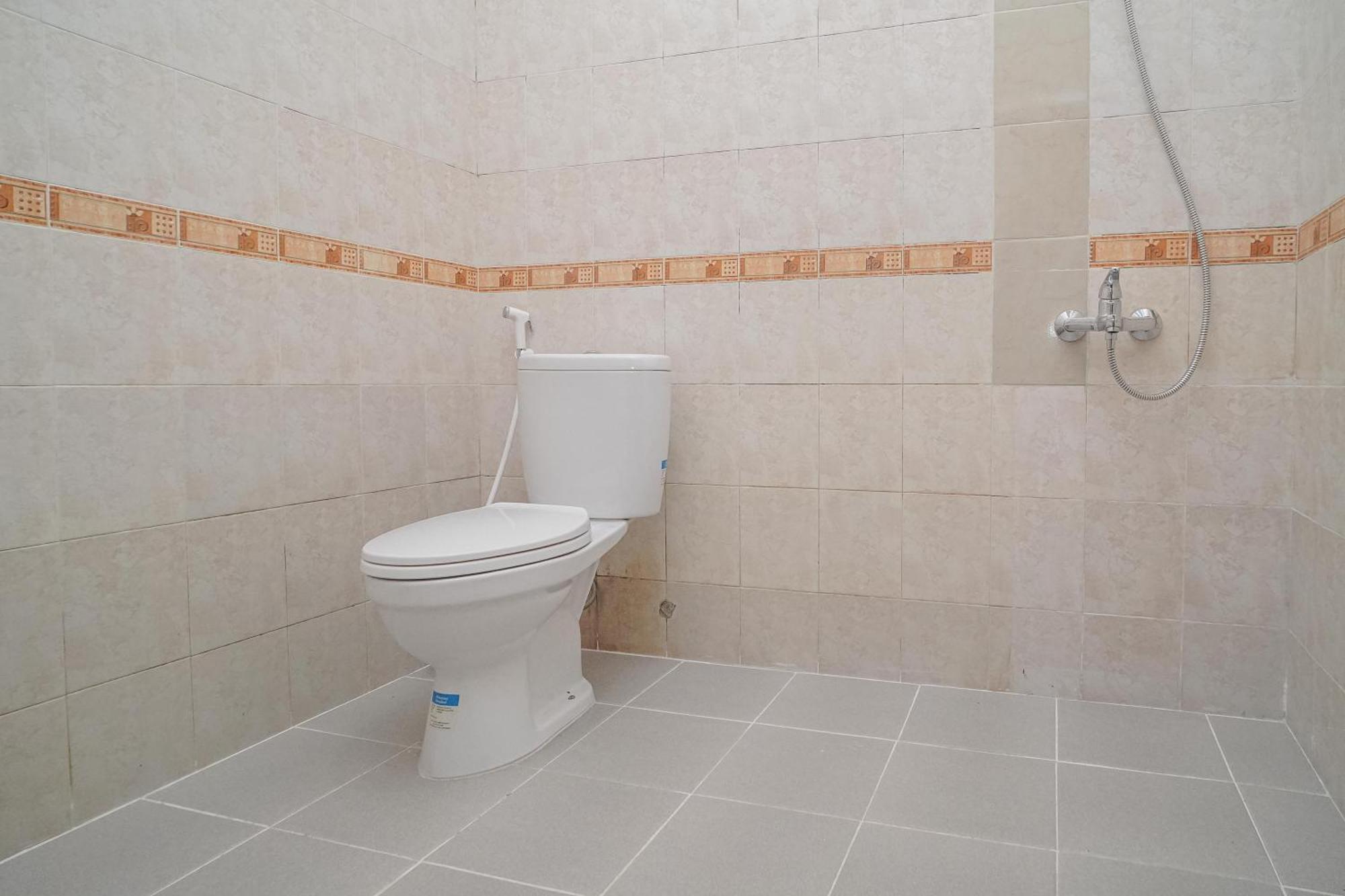 Reddoorz Near Rs Patria Ikkt Khách sạn